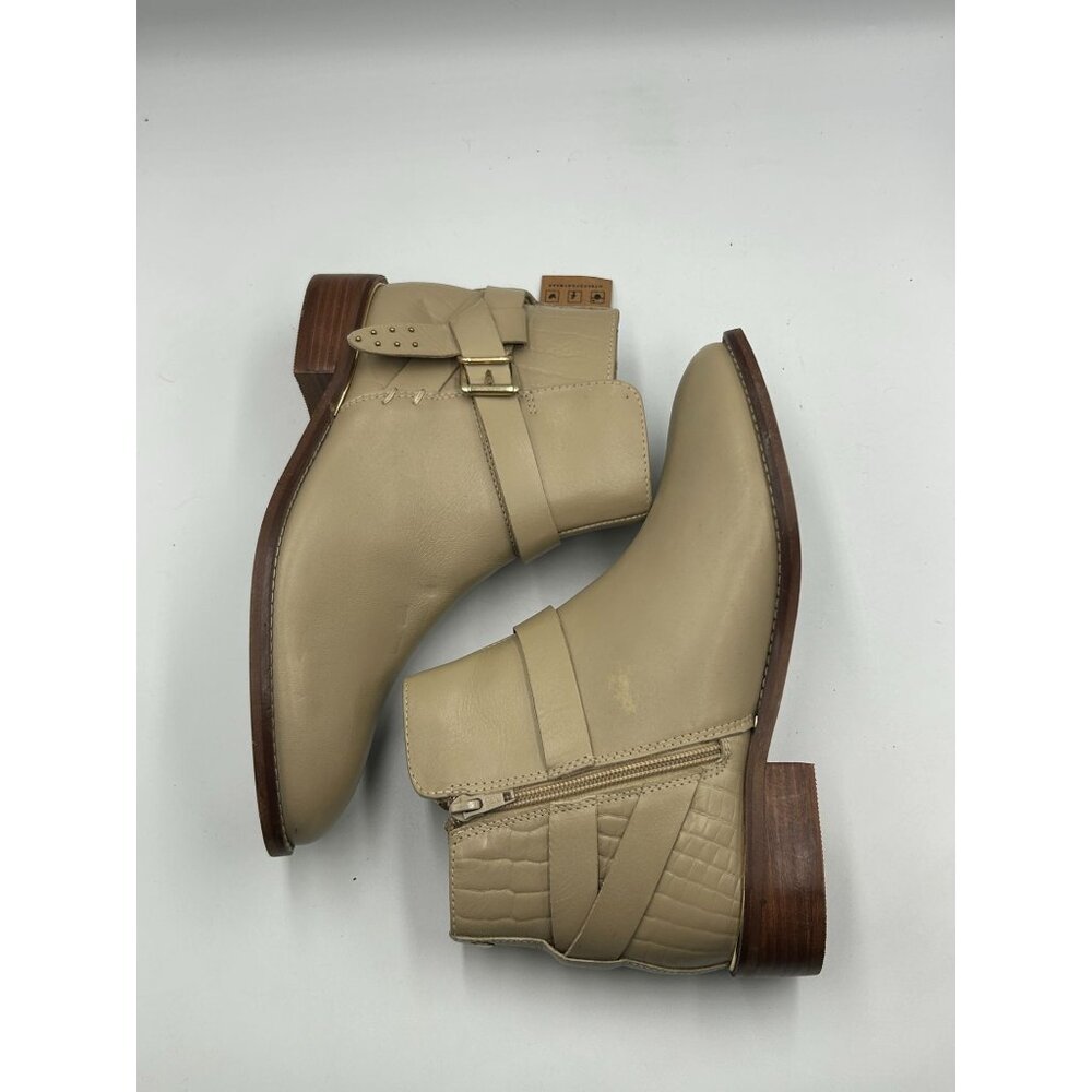 NWT Crevo Women's Beige Leather Strap Buckle Design Ankle Boots Size 8.5 2973 - Picture 10 of 16